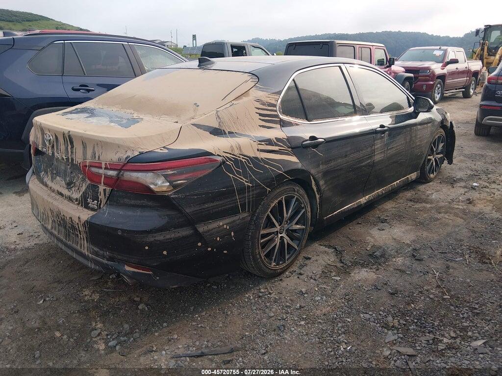 4T1F11BK2MU045091 2021 TOYOTA CAMRY photo no. 4