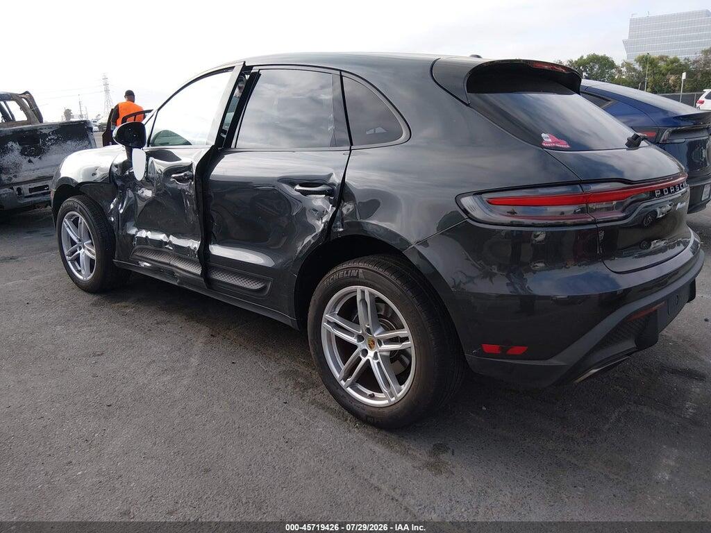 WP1AA2A58RLB17553 2024 PORSCHE MACAN photo no. 3