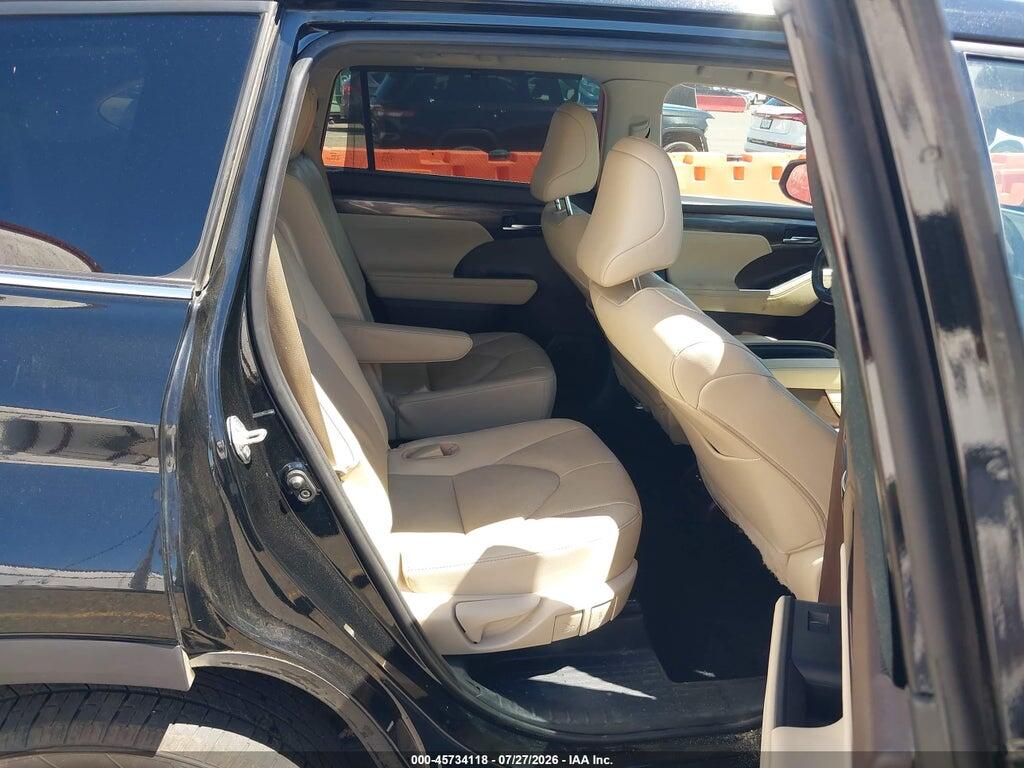 5TDFZRBH9MS068355 2021 TOYOTA HIGHLANDER photo no. 8
