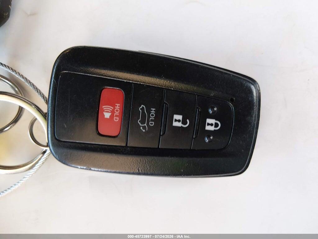 5TDGZRAH5MS537740 2021 TOYOTA HIGHLANDER photo no. 11