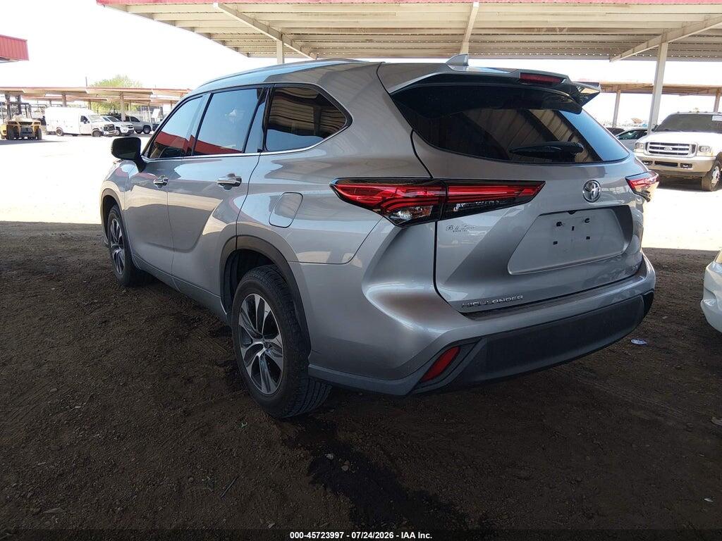 5TDGZRAH5MS537740 2021 TOYOTA HIGHLANDER photo no. 3