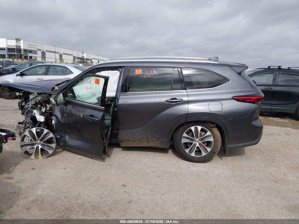 5TDGZRAH9MS080883 2021 TOYOTA HIGHLANDER photo no. 11