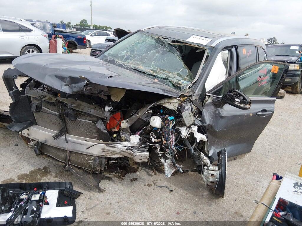 5TDGZRAH9MS080883 2021 TOYOTA HIGHLANDER photo no. 2