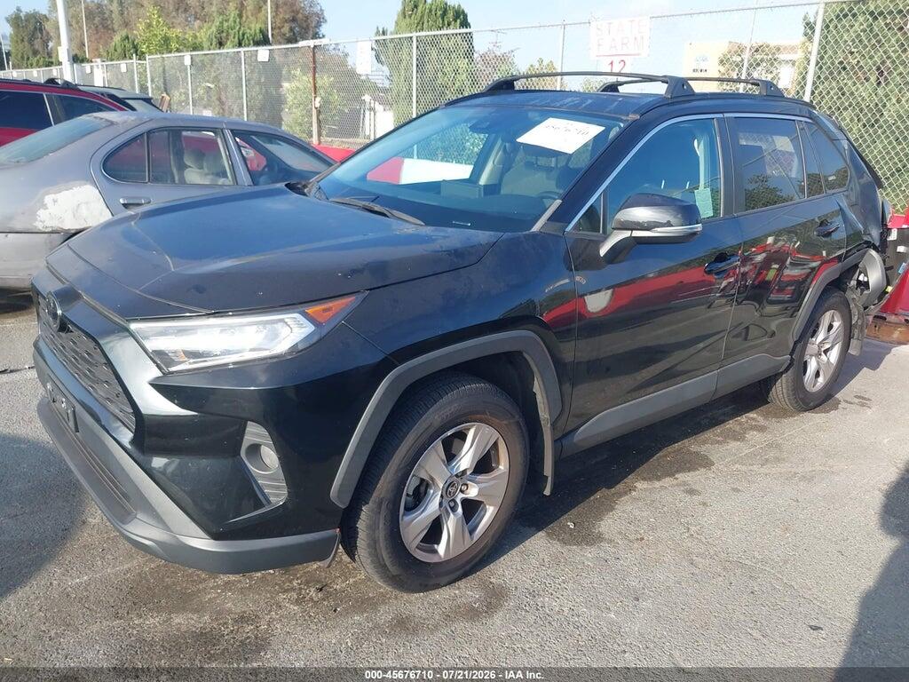 2T3W1RFVXMC147105 2021 TOYOTA RAV4 photo no. 2