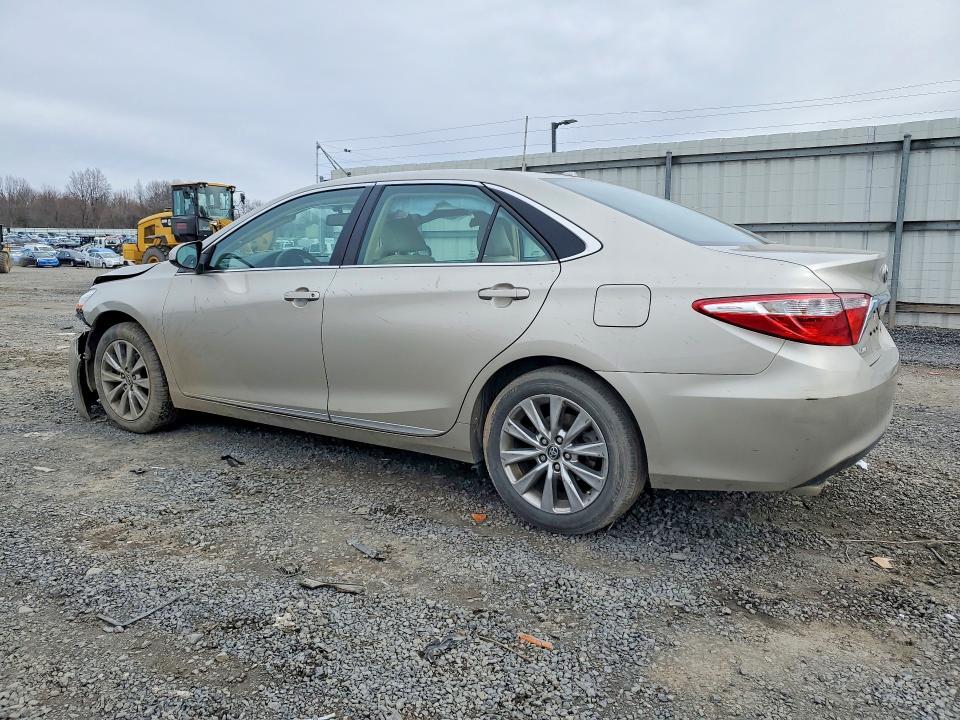 2017 TOYOTA CAMRY XLE V6 — Фото 2 из 12