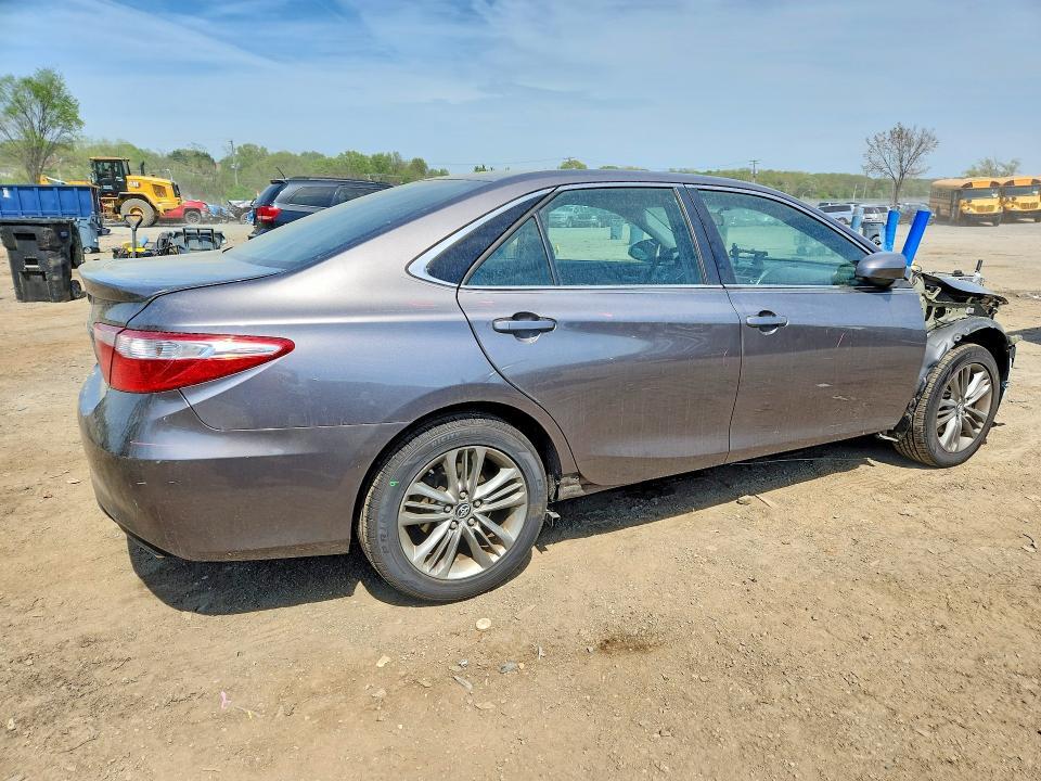2017 TOYOTA CAMRY SE — Фото 3 из 13