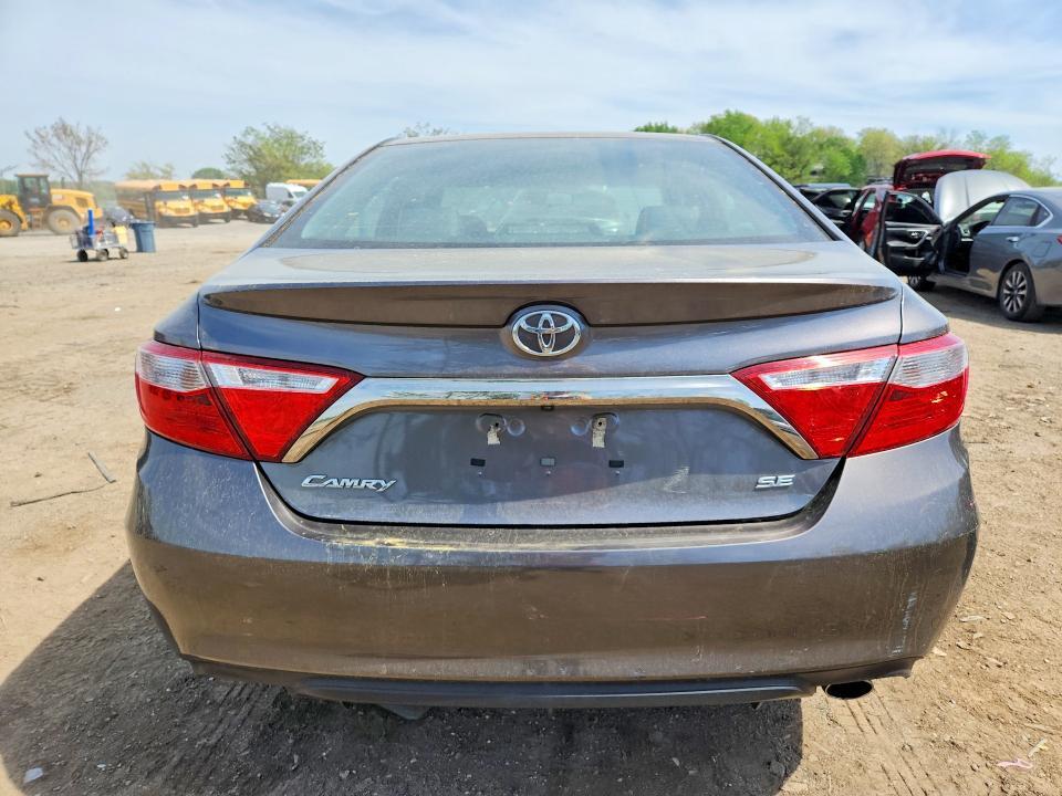 2017 TOYOTA CAMRY SE — Фото 6 из 13