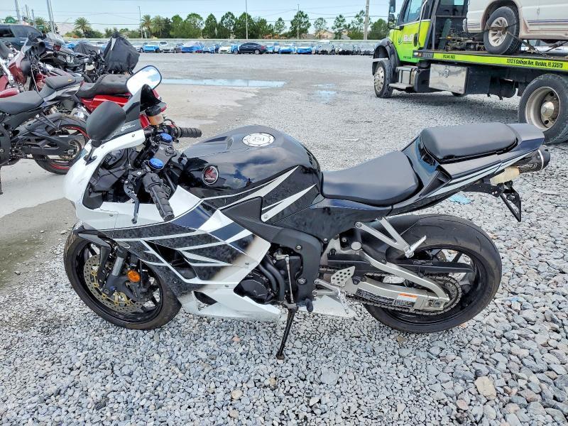 JH2PC4008EK700042 2014 HONDA CBR600 photo no. 3