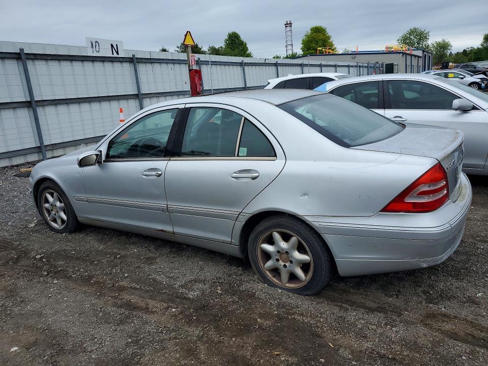 2004 MERCEDES BENZ C 240 — Фото 2 из 12