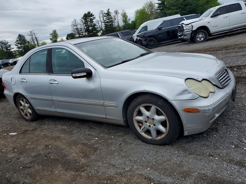 2004 MERCEDES BENZ C 240 — Фото 4 из 12