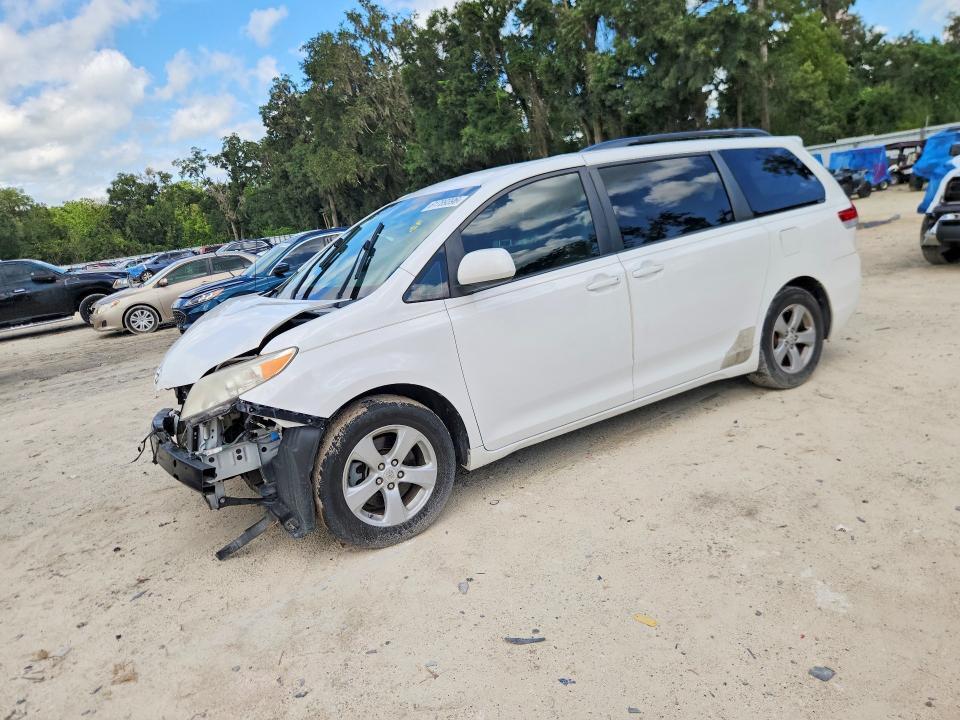 5TDKK3DC2CS224316 2012 TOYOTA SIENNA photo no. 1