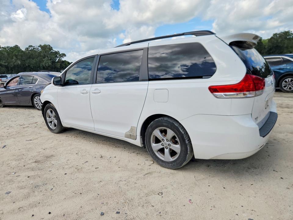 5TDKK3DC2CS224316 2012 TOYOTA SIENNA photo no. 2