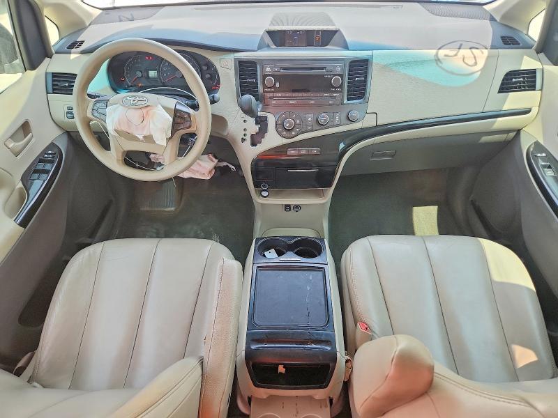 5TDKK3DC2CS224316 2012 TOYOTA SIENNA photo no. 8