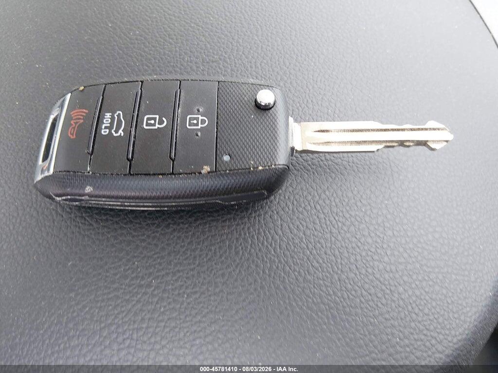 3KPFK4A71HE096120 2017 KIA FORTE photo no. 11