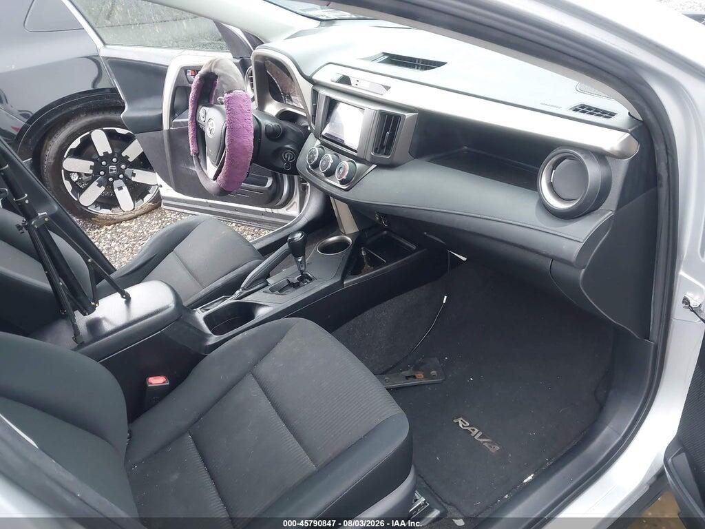 JTMBFREV8FD155798 2015 TOYOTA RAV4 photo no. 5