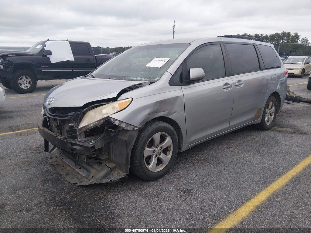 5TDKK3DC2ES416385 2014 TOYOTA SIENNA photo no. 2