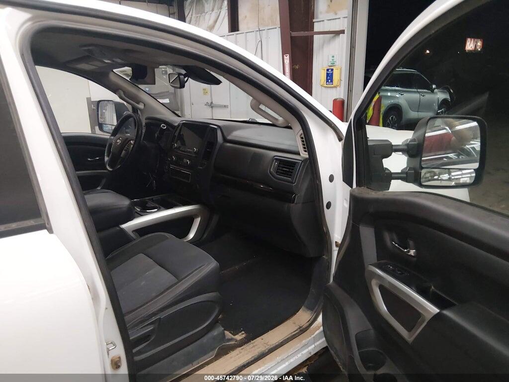 1N6AA1ED9NN100852 2022 NISSAN TITAN photo no. 5