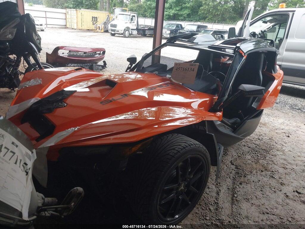 57XAAPHD8N8149483 2022 POLARIS SLINGSHOT photo no. 2