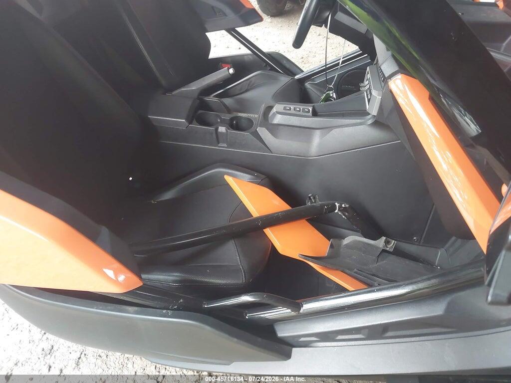 57XAAPHD8N8149483 2022 POLARIS SLINGSHOT photo no. 5