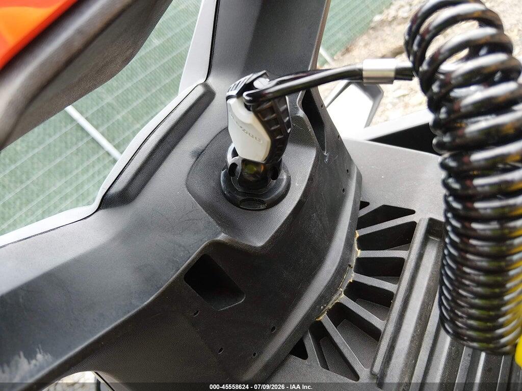 00000YDV57401B222 2022 SEADOO RXT-X 300 photo no. 11