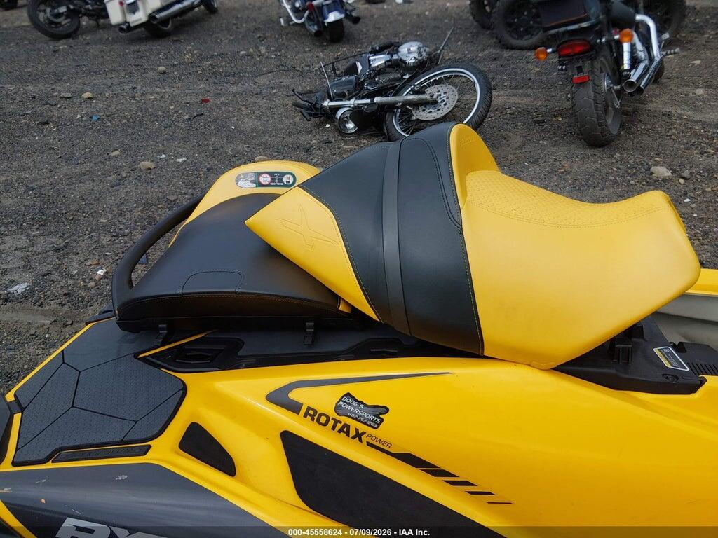 00000YDV57401B222 2022 SEADOO RXT-X 300 photo no. 8
