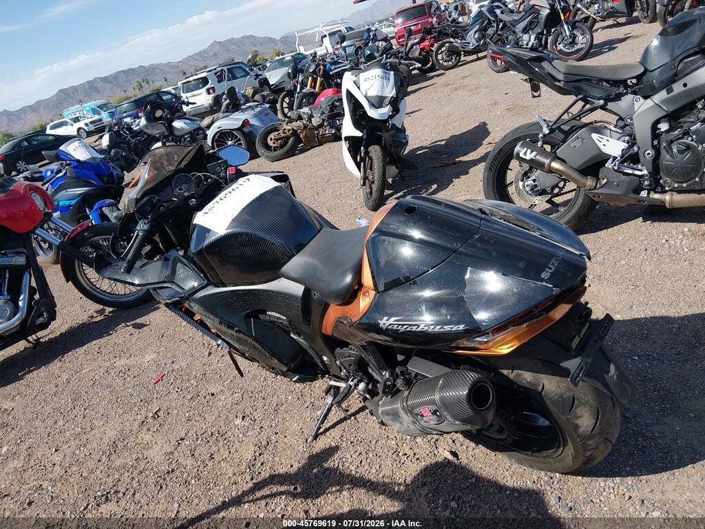 JS1EJ11B8N7102339 2022 SUZUKI GSX1300 photo no. 3