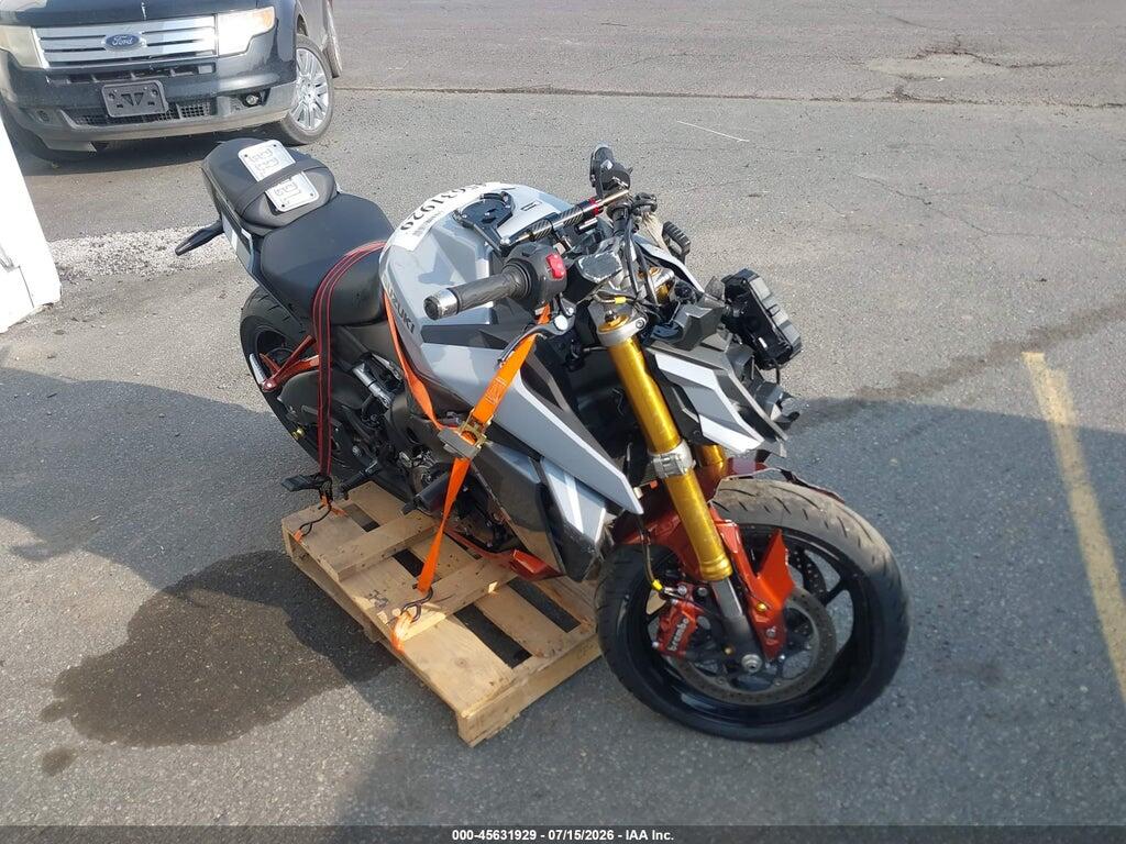 2022 SUZUKI GSX-S1000 JS1EK11B2N7100180