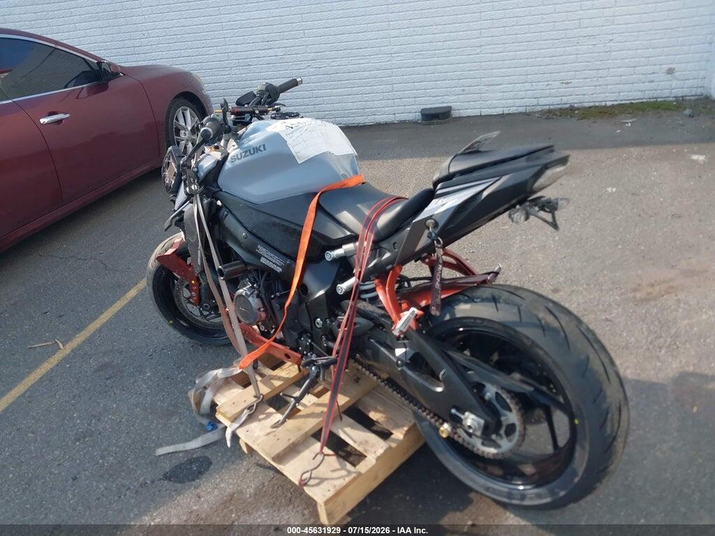 JS1EK11B2N7100180 2022 SUZUKI GSX-S1000 photo no. 3