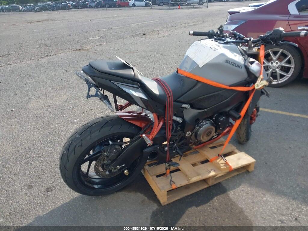 JS1EK11B2N7100180 2022 SUZUKI GSX-S1000 photo no. 4