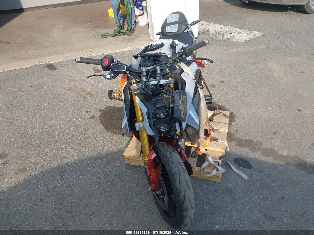 JS1EK11B2N7100180 2022 SUZUKI GSX-S1000 photo no. 5