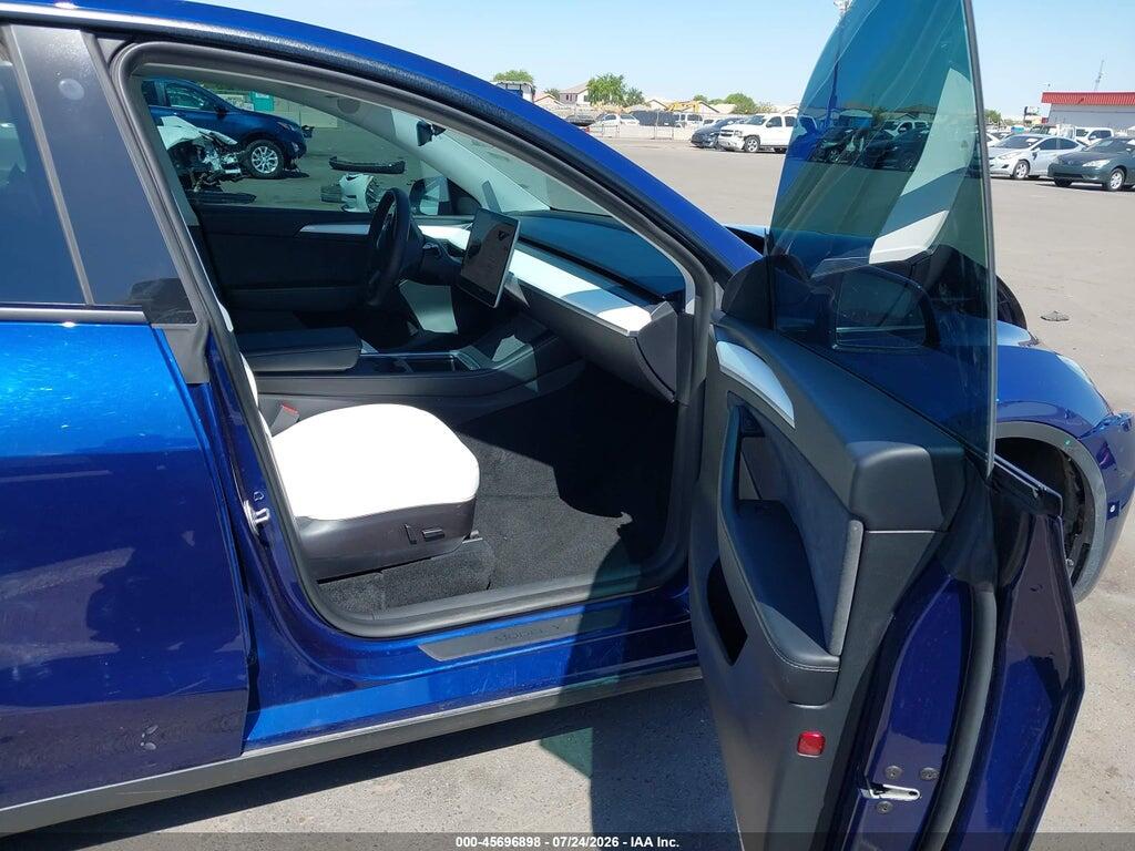 7SAYGDEE7NF533680 2022 TESLA MODEL Y photo no. 5