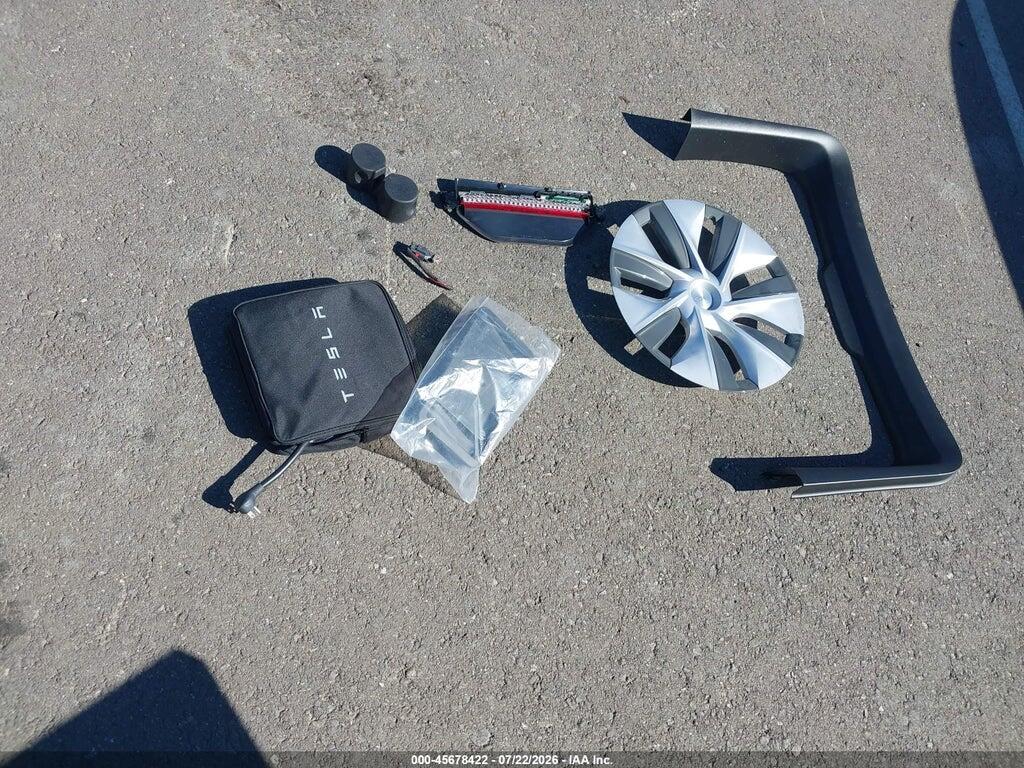 7SAYGDEE5NF314622 2022 TESLA MODEL Y photo no. 12