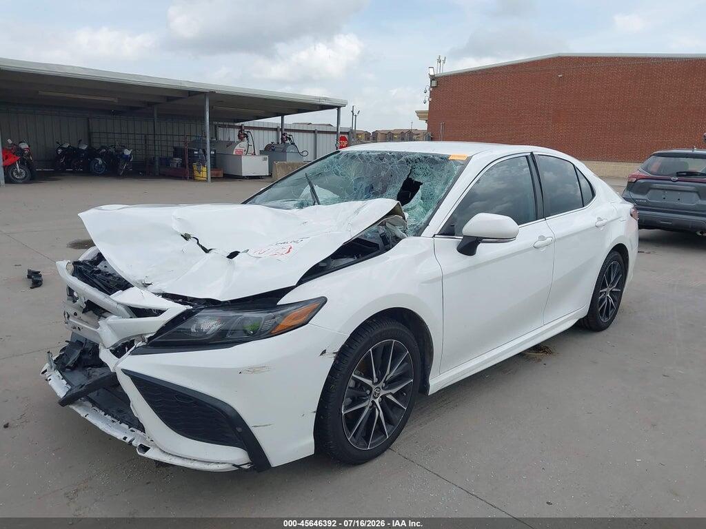 4T1G11AK2NU676768 2022 TOYOTA CAMRY photo no. 2