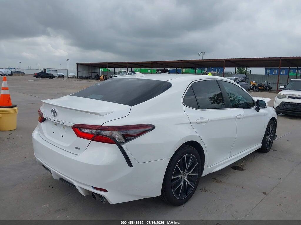 4T1G11AK2NU676768 2022 TOYOTA CAMRY photo no. 4