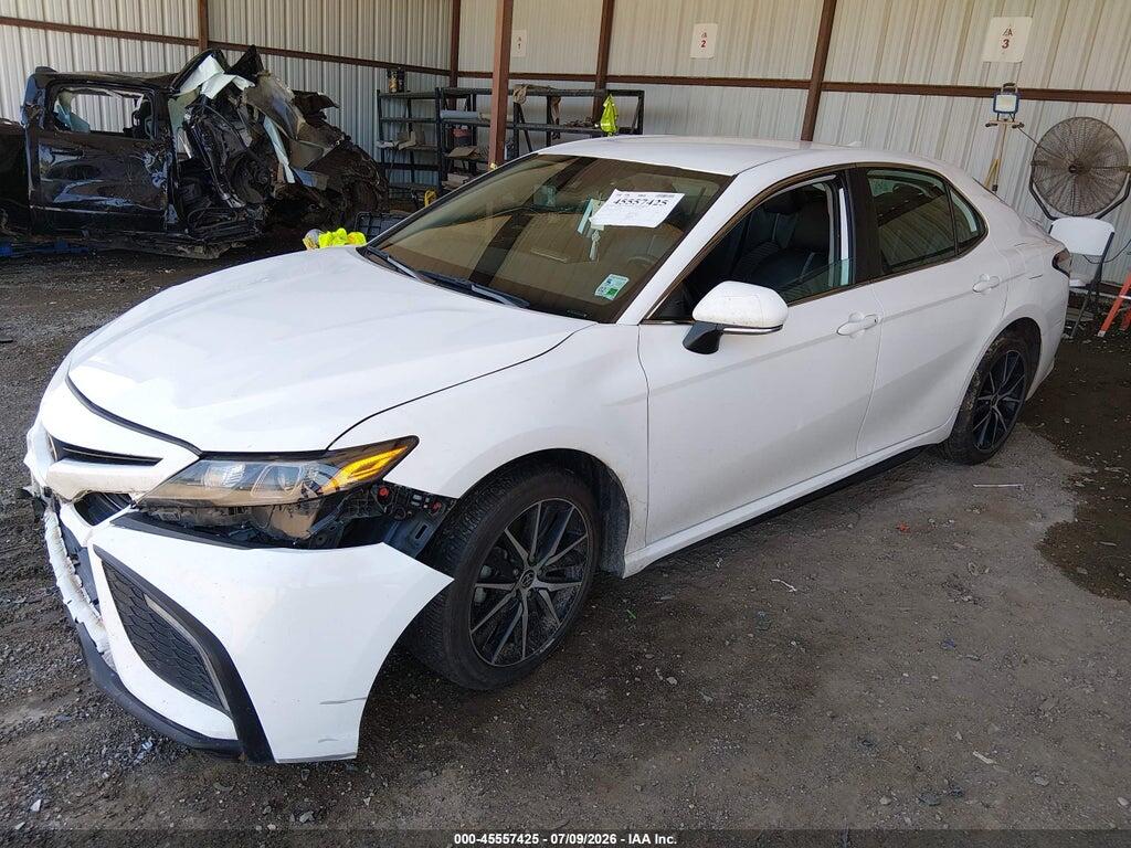 4T1G11AK2NU642071 2022 TOYOTA CAMRY photo no. 2
