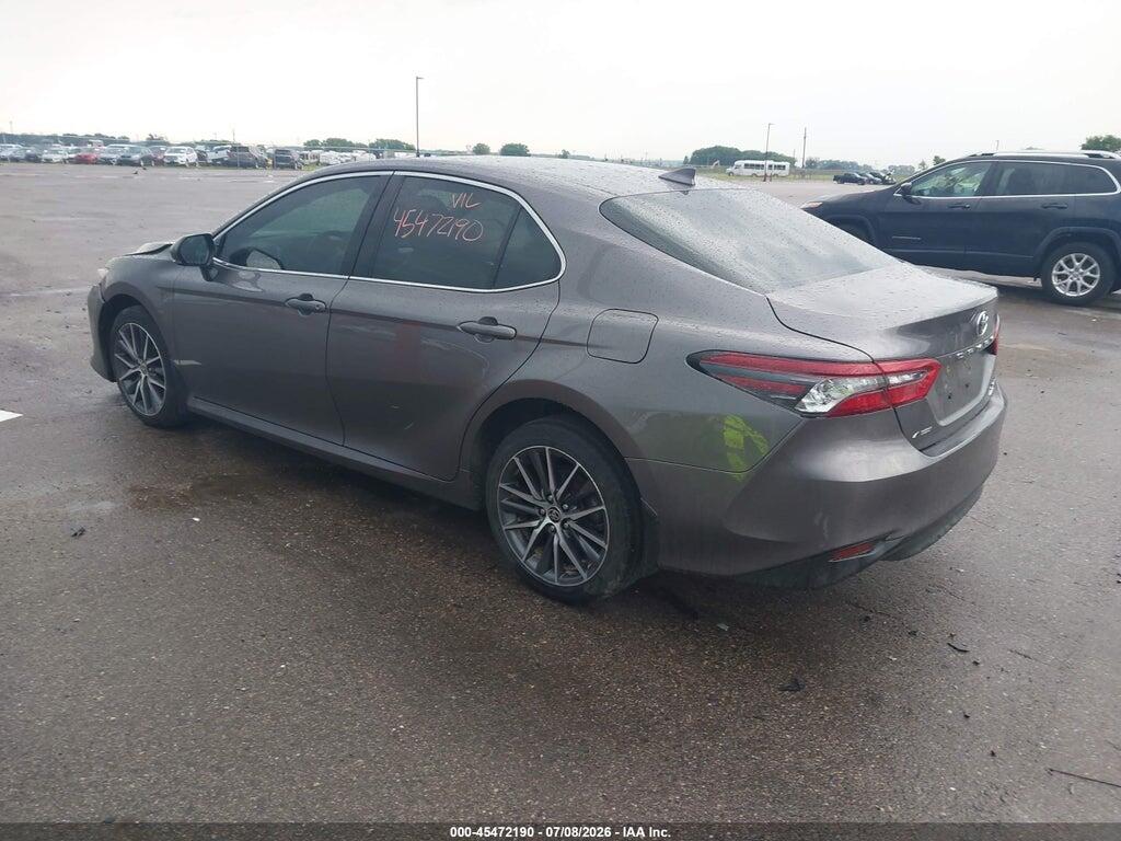4T1F11BK1NU070243 2022 TOYOTA CAMRY photo no. 3