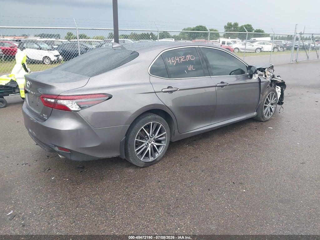 4T1F11BK1NU070243 2022 TOYOTA CAMRY photo no. 4