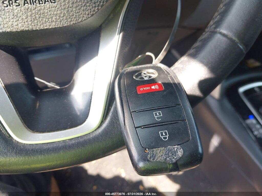 7MUCAAAG1NV004855 2022 TOYOTA COROLLA CROSS photo no. 11