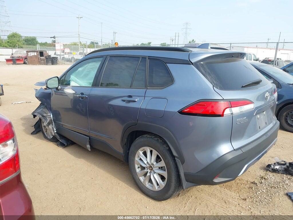 7MUBAAAG0NV012327 2022 TOYOTA COROLLA CROSS photo no. 3