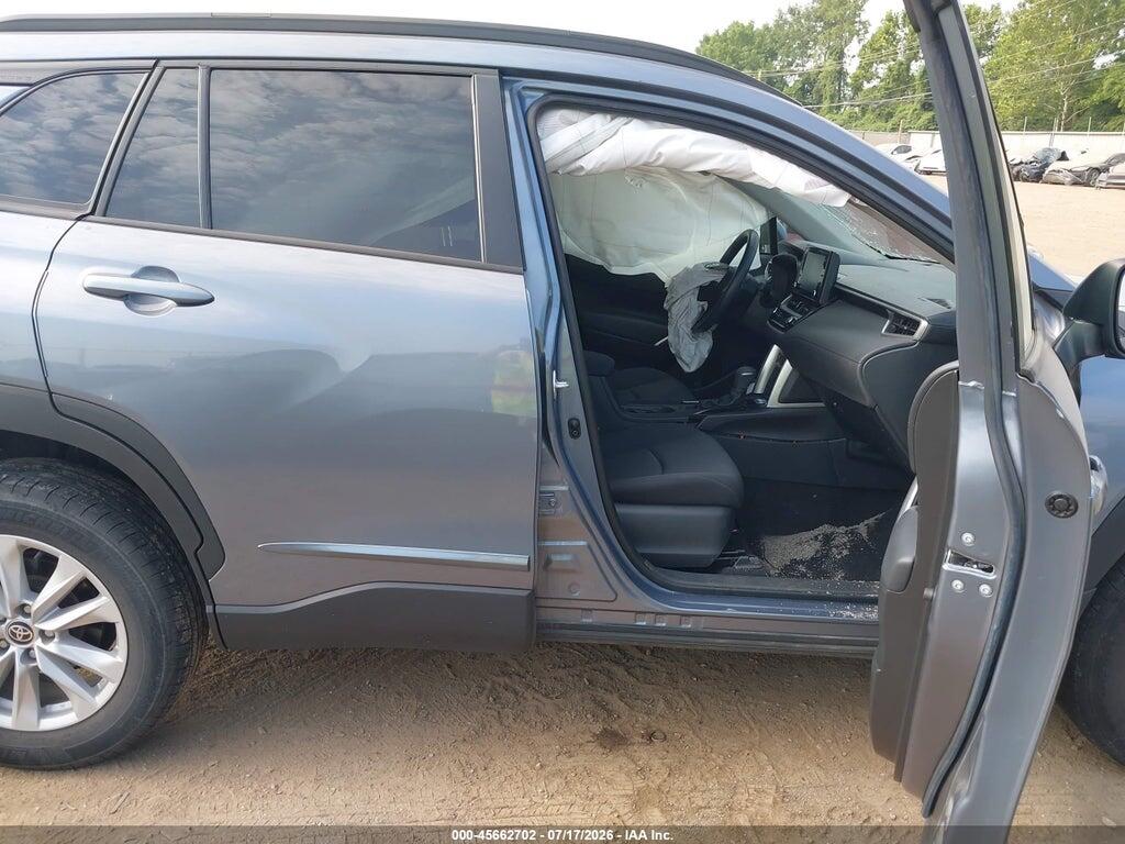 7MUBAAAG0NV012327 2022 TOYOTA COROLLA CROSS photo no. 5