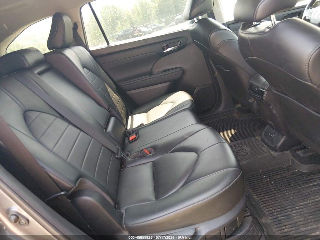 5PDZBRCH0NS539740 2022 TOYOTA HIGHLANDER photo no. 8