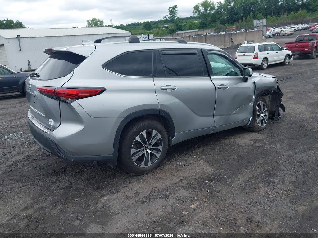 5TDHZRBH1NS569119 2022 TOYOTA HIGHLANDER photo no. 4