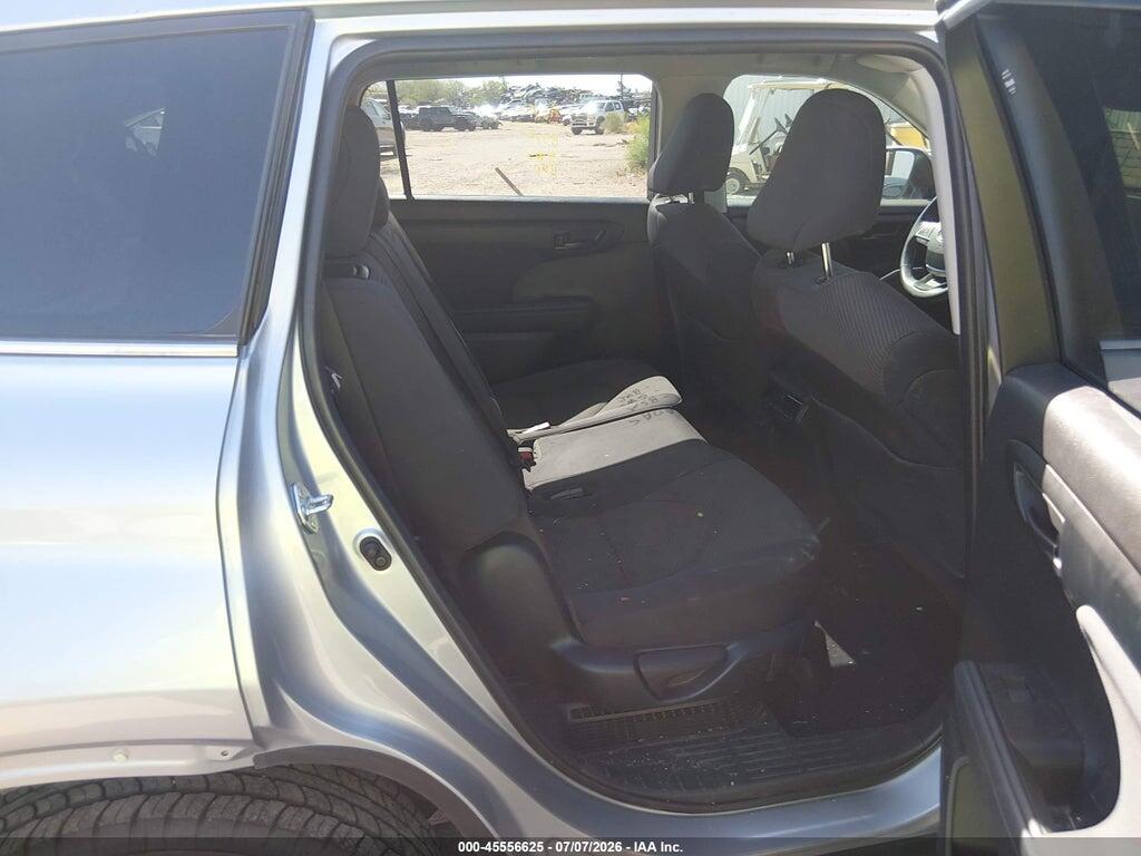 5TDBBRCH7NS560580 2022 TOYOTA HIGHLANDER photo no. 8