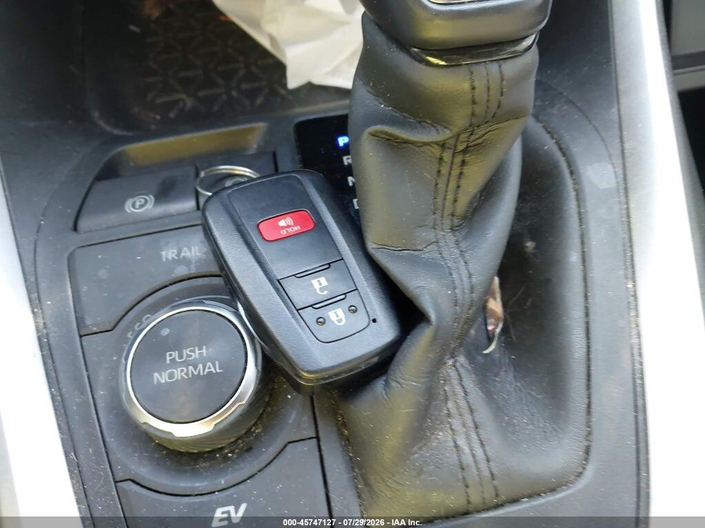 JTM16RFV4ND524908 2022 TOYOTA RAV4 HYBRID photo no. 11