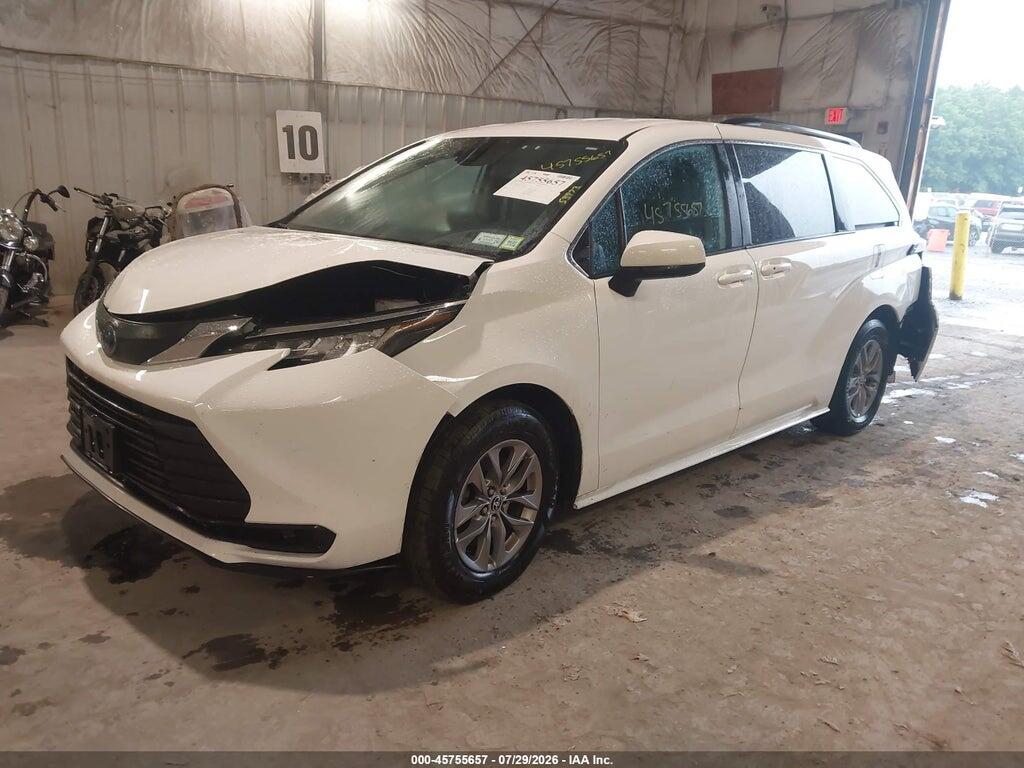 5TDKRKEC5NS103223 2022 TOYOTA SIENNA photo no. 2