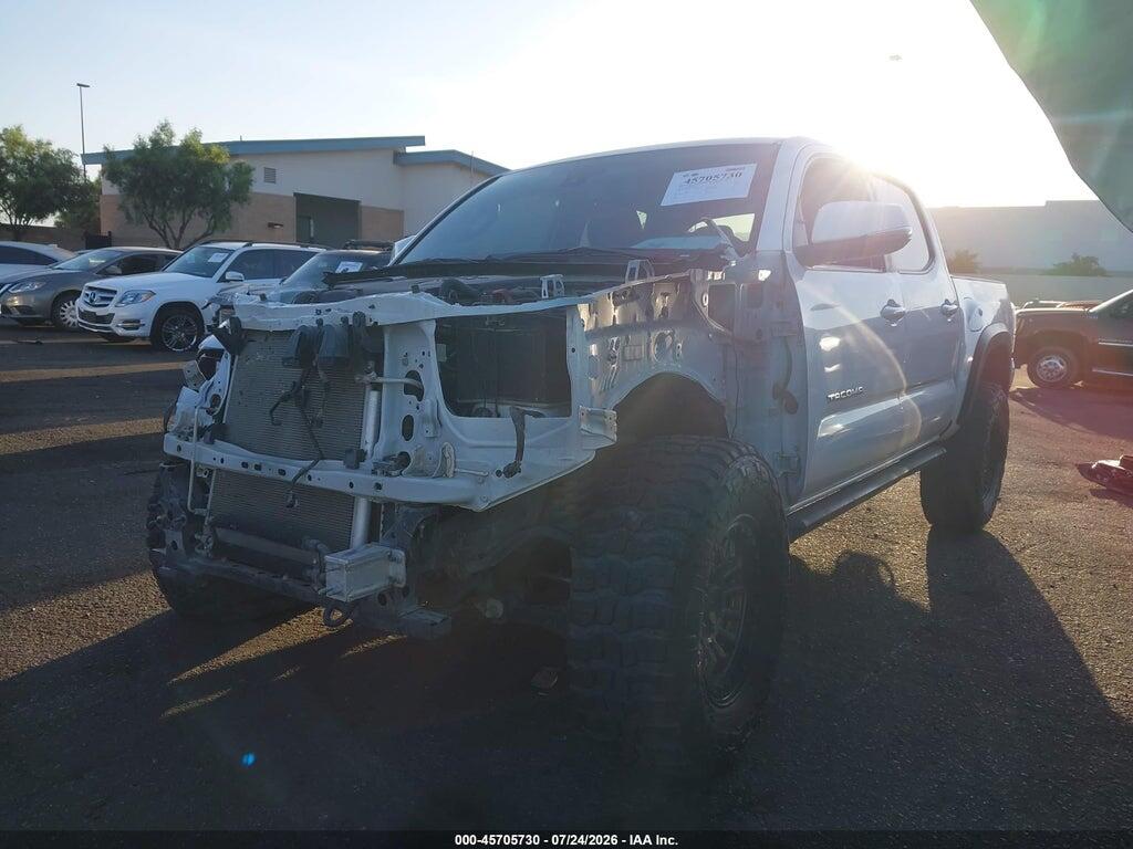 3TYCZ5AN4NT093916 2022 TOYOTA TACOMA photo no. 2