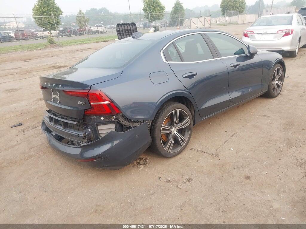 7JRL12TL2NG156150 2022 VOLVO S60 photo no. 4