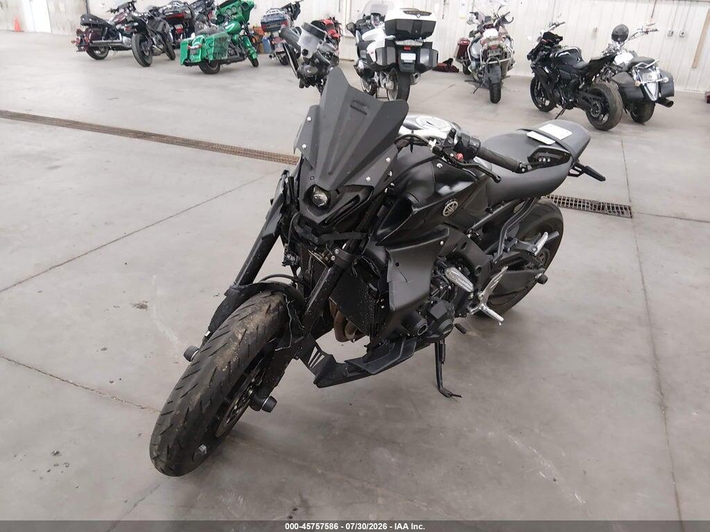JYARN71E3NA002981 2022 YAMAHA MT09 photo no. 2