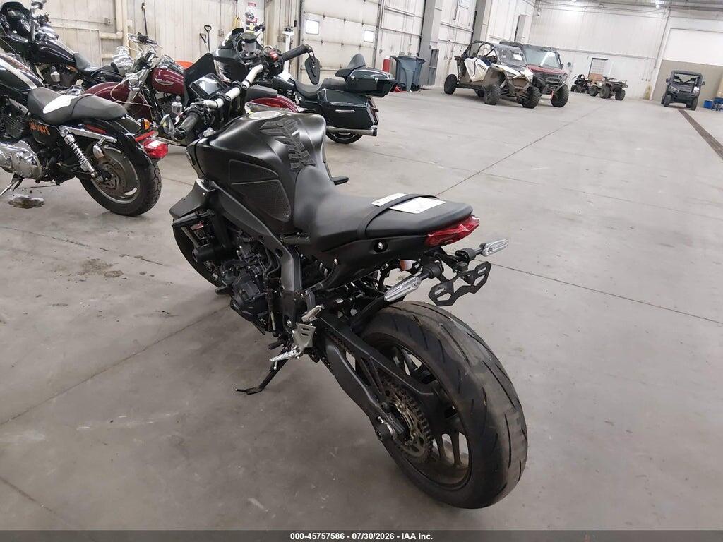 JYARN71E3NA002981 2022 YAMAHA MT09 photo no. 3