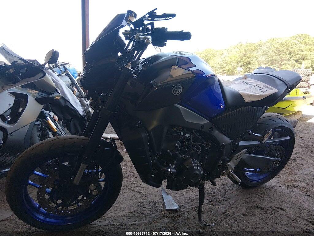 JYARN71E8NA002829 2022 YAMAHA MT09 photo no. 2